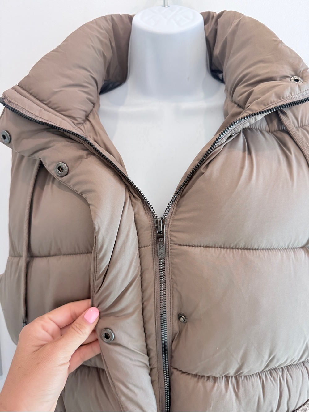 Zella Belted Sleeveless Hooded Puffer Vest - Grey Sparrow - Picture 3 of 7